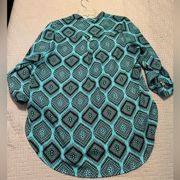 Justify Tunic Blouse - Picture 4 of 7